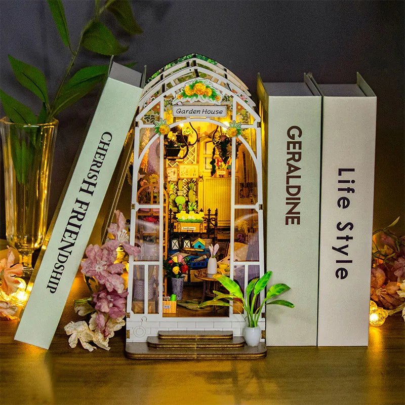 Ornement Mini Serre de Bureau Assemblée à la Main, Modèle Décoratif en Bois - IVOIRART.COM