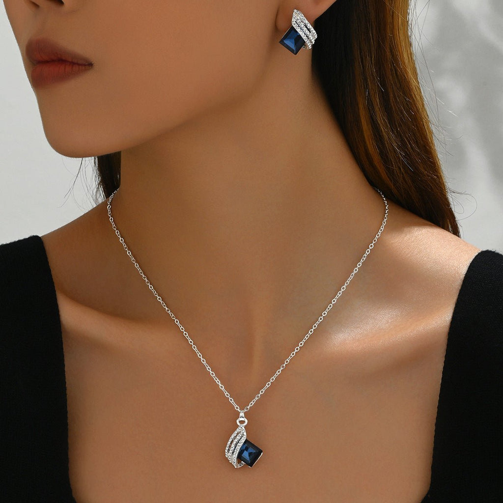 Parure coréenne géométrique cristal pour femme - collier strass et boucles oreilles. - IVOIRART.COM