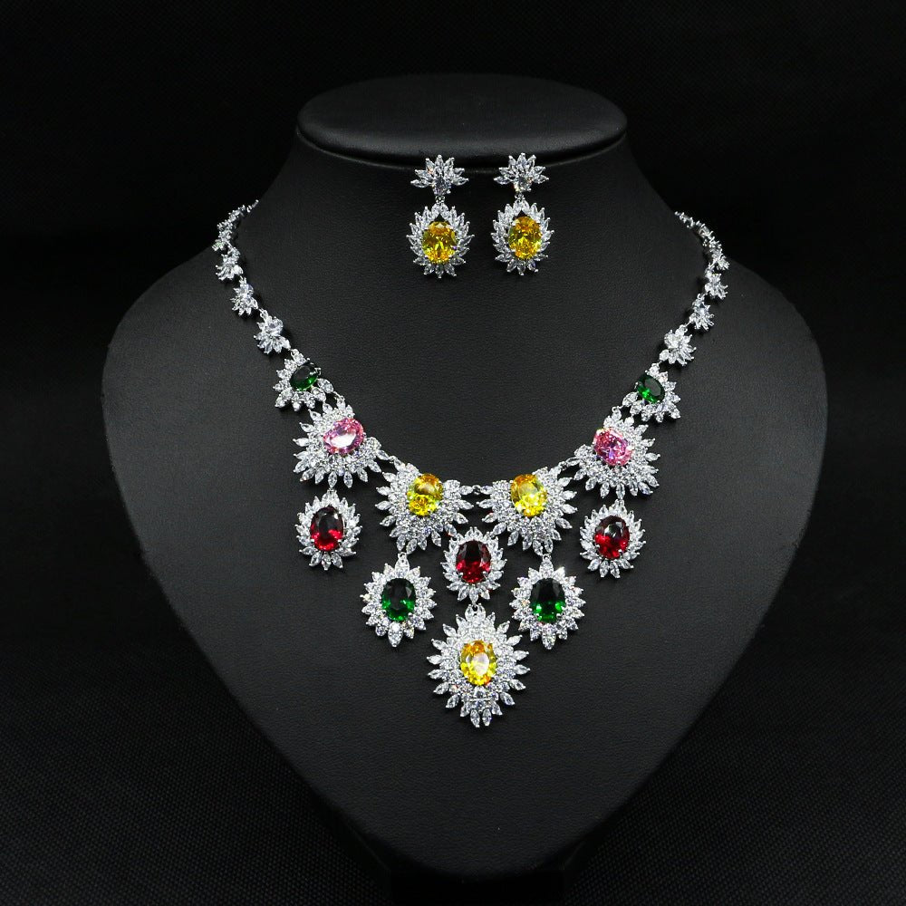 Parure de bijoux colorés en zircon pour mariage : boucles d'oreilles et collier femme - IVOIRART.COM