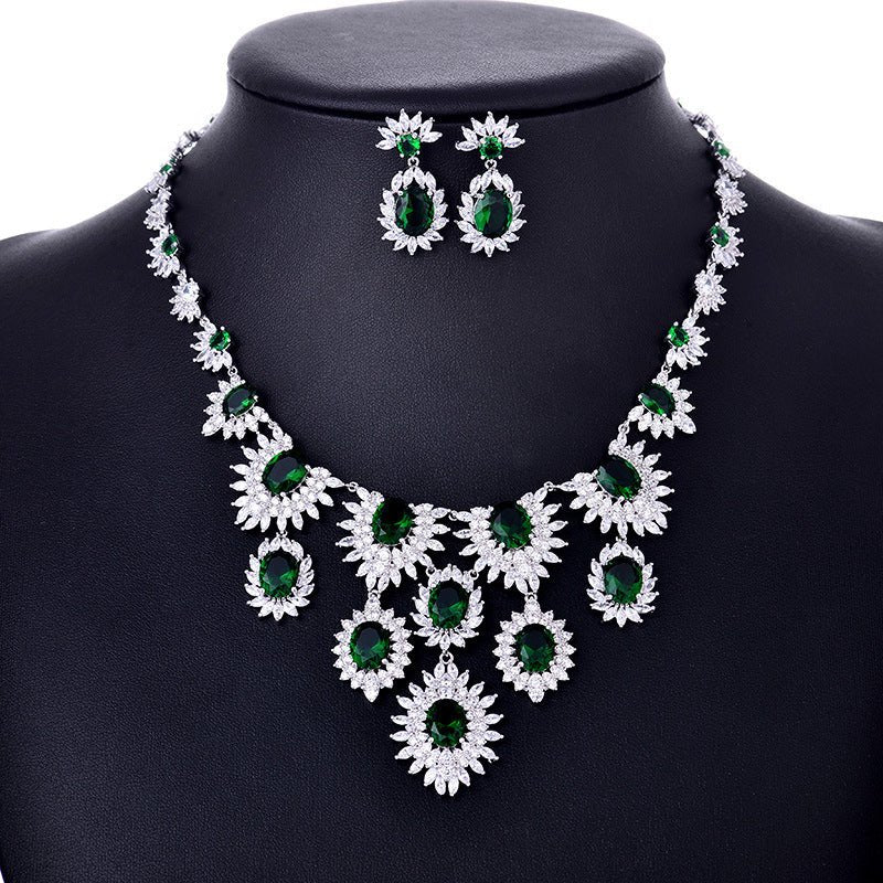 Parure de bijoux colorés en zircon pour mariage : boucles d'oreilles et collier femme - IVOIRART.COM