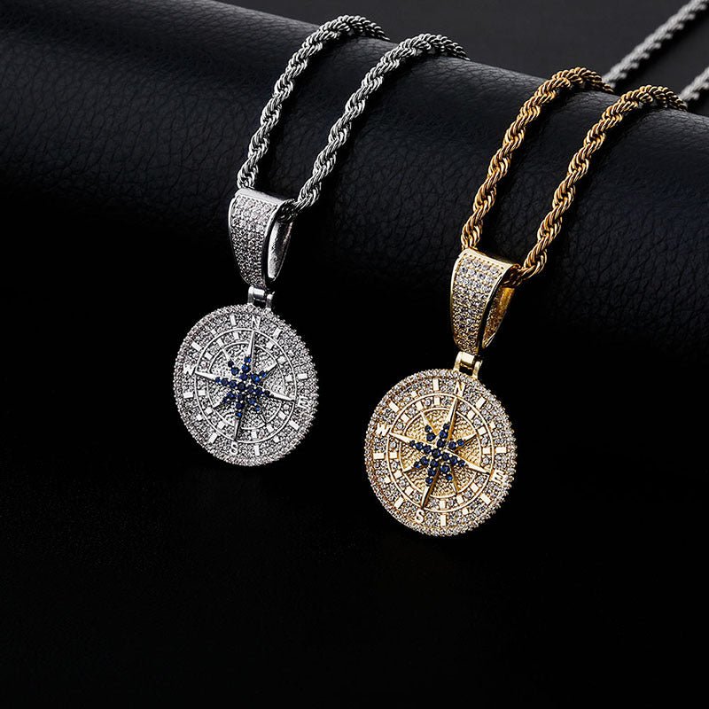 Pendentif Boussole en Zircon Complet Style Hip - Hop, Chaîne 61 cm Or/Argent - IVOIRART.COM