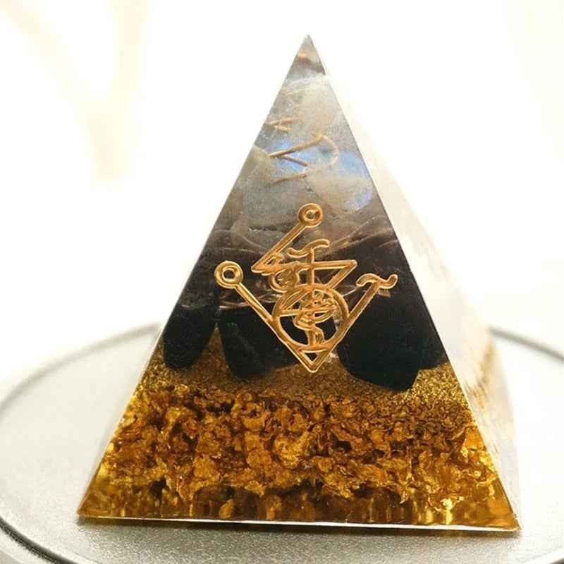 Pyramide Orgone en cristal naturel 4 - 5 cm – décoration énergétique en résine, cadeau - IVOIRART.COM