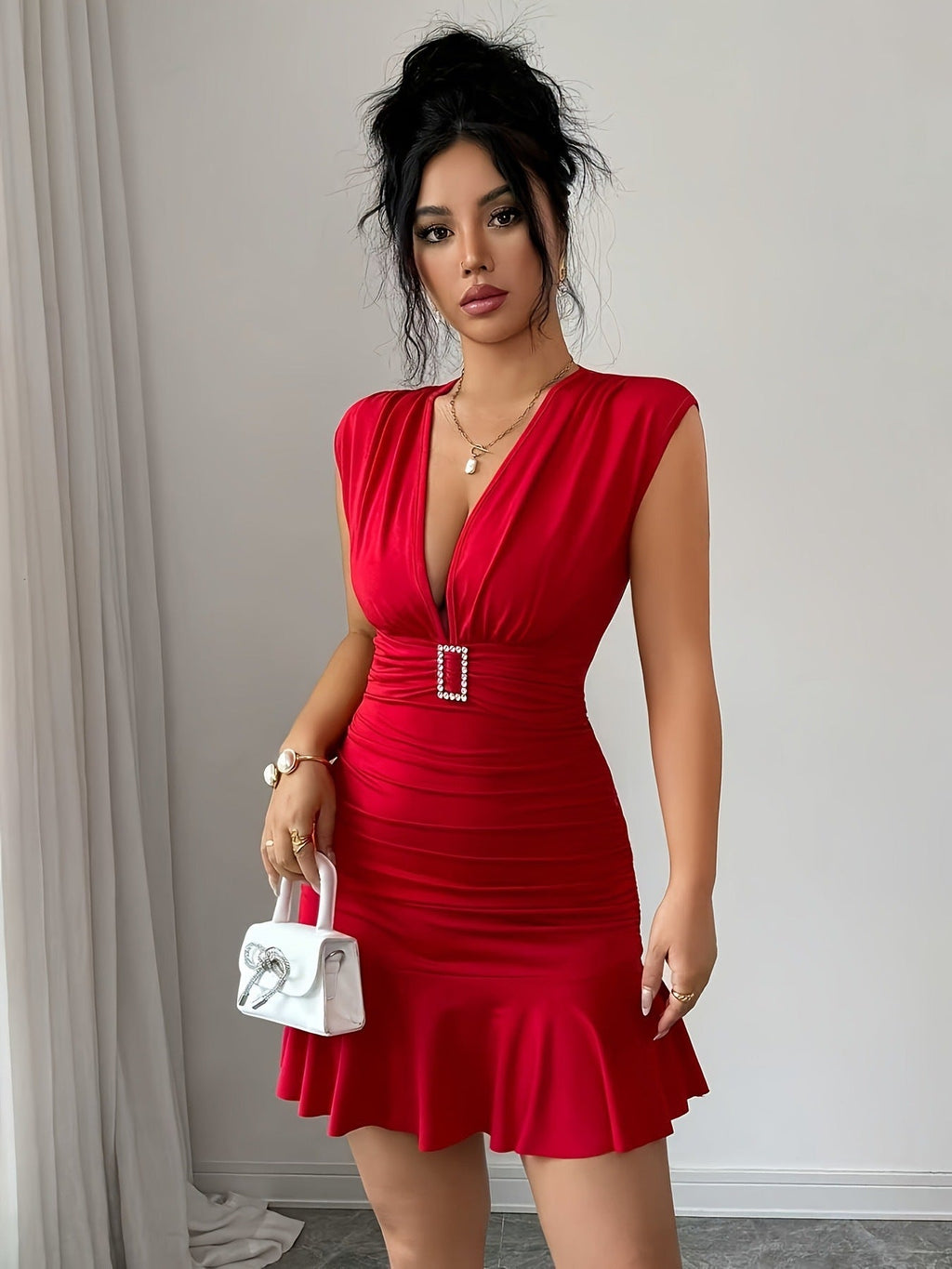 Robe courte ajustée pour femme avec ourlet queue de poisson, style mini rouge - IVOIRART.COM