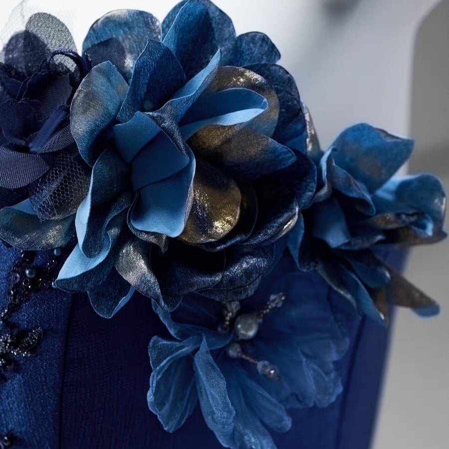 Robe de bal bustier bleue haut de gamme finement ornée pour soirées et banquets - IVOIRART.COM