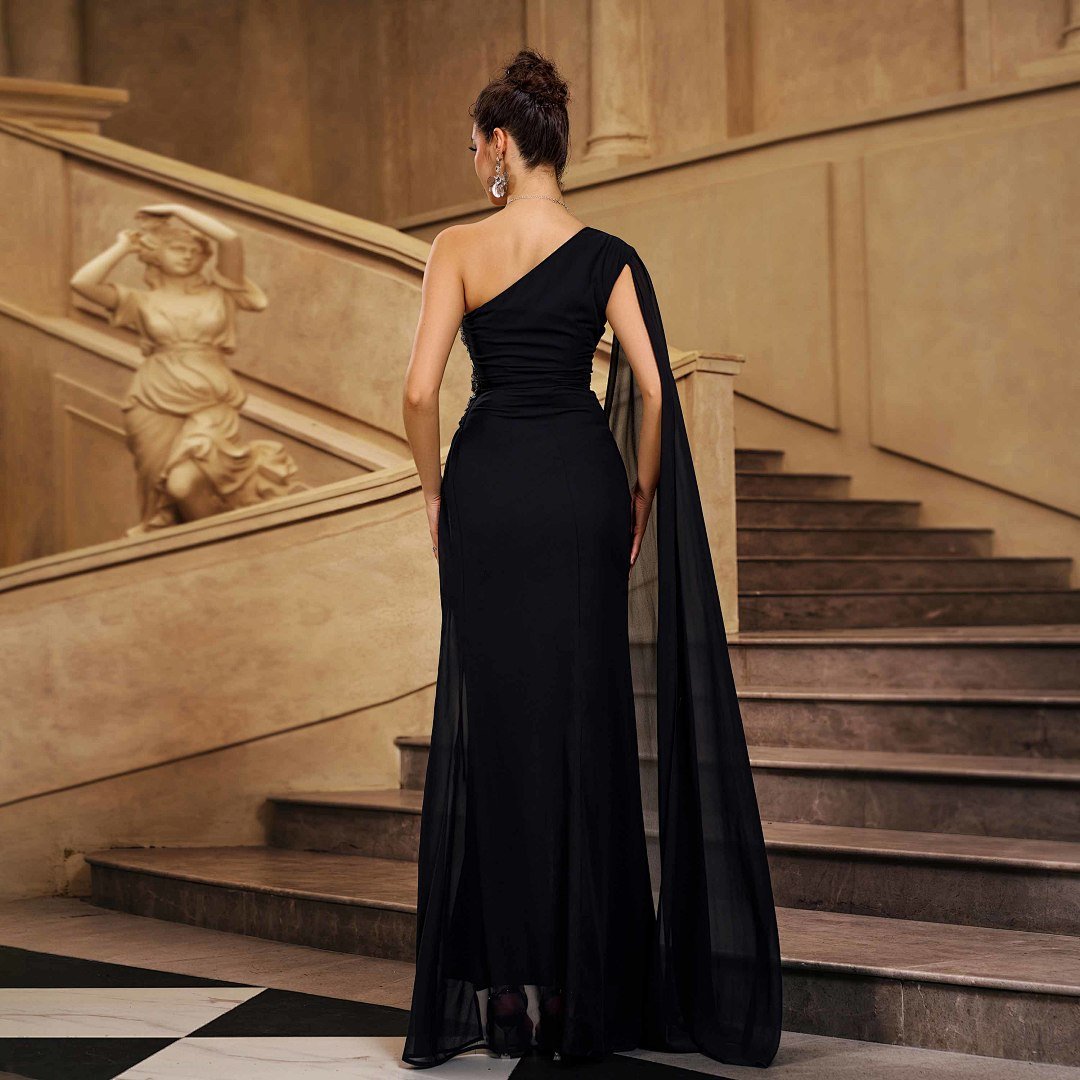 Robe de soirée asymétrique épaule unique avec embellissements en perles scintillantes - IVOIRART.COM