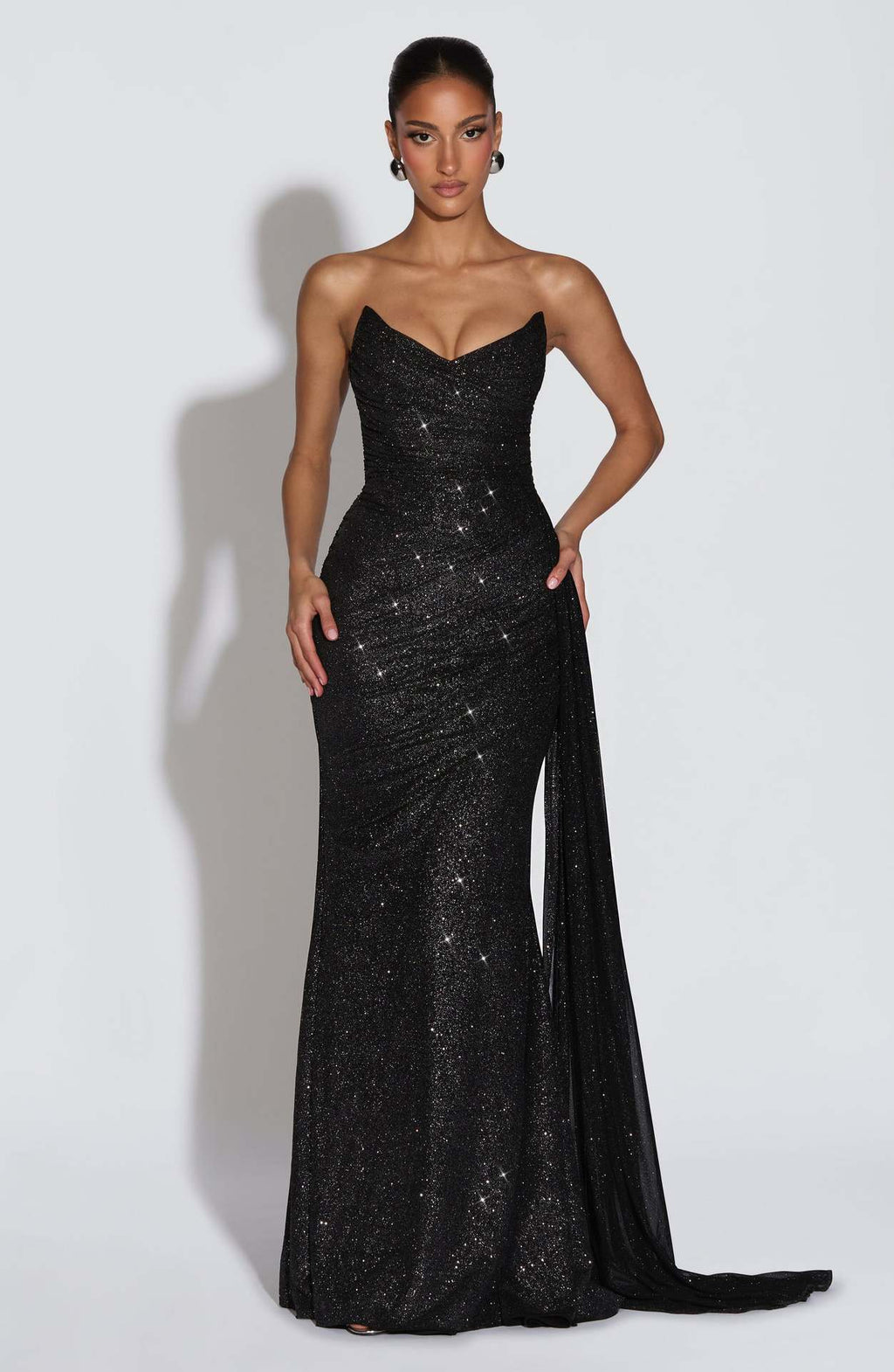 Robe de soirée longue sans bretelles européenne et américaine scintillante avec ceinture croisée - IVOIRART.COM