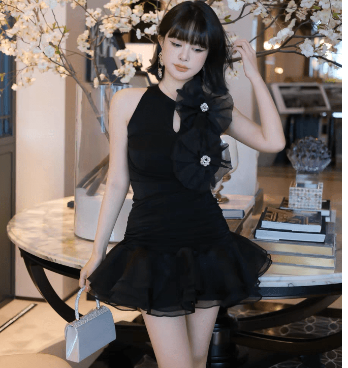 Robe dos nu romantique française à fleurs tridimensionnelles élégante et chic - IVOIRART.COM