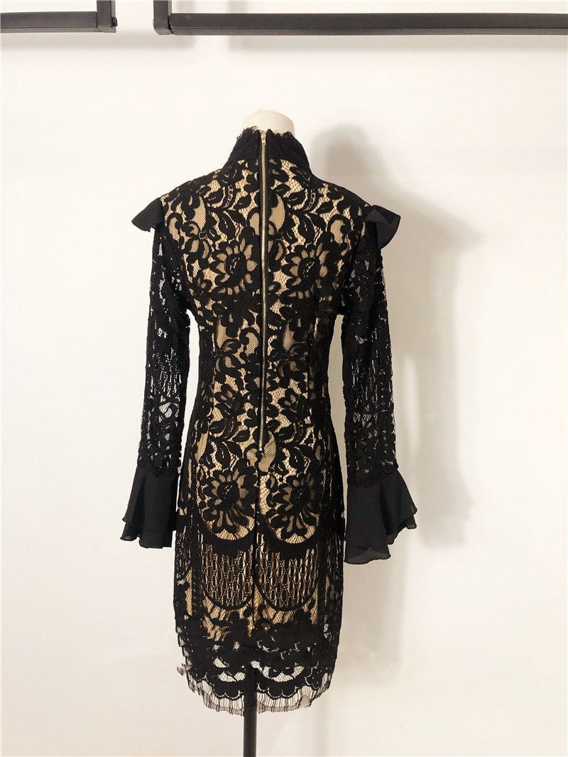 Robe en dentelle à col montant et manches évasées, doublure polyester raffinée. - IVOIRART.COM