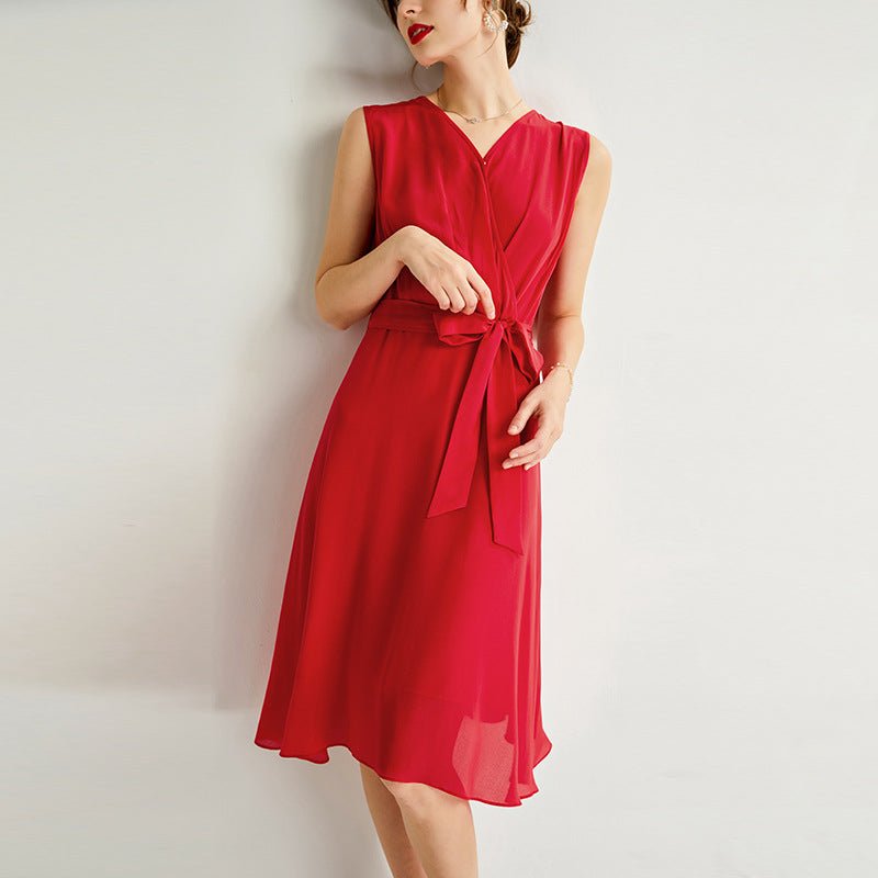 Robe en soie style français col V sans manches cintrée à la taille bleu marine . - IVOIRART.COM