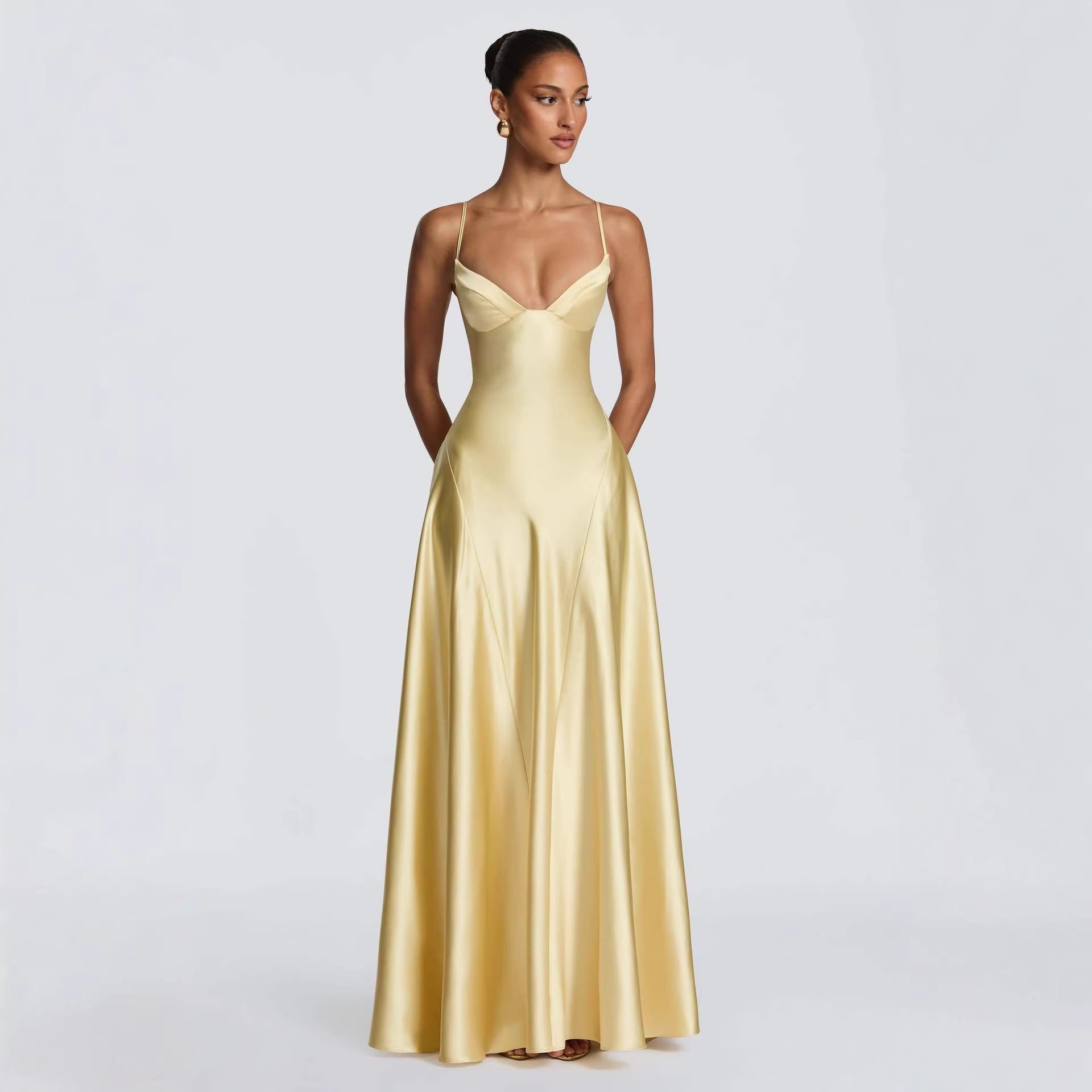 Robe longue de soirée bustier en satin taille marquée col V profond jupe pleine. - IVOIRART.COM