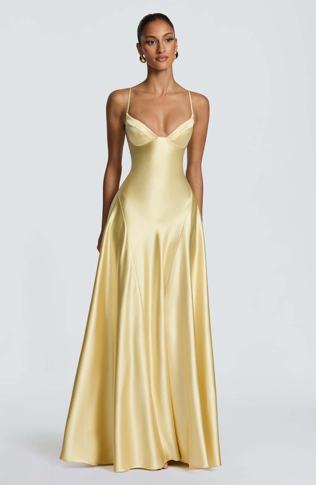 Robe longue de soirée bustier en satin taille marquée col V profond jupe pleine. - IVOIRART.COM