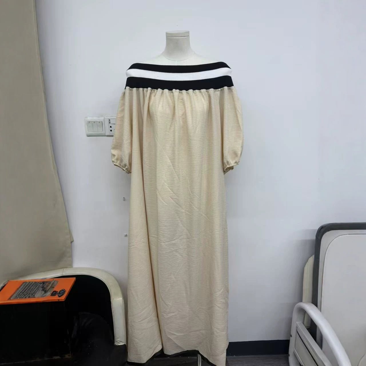 Robe maxi élégante style resort en coton-lin, épaules dénudées pour femme - IVOIRART.COM