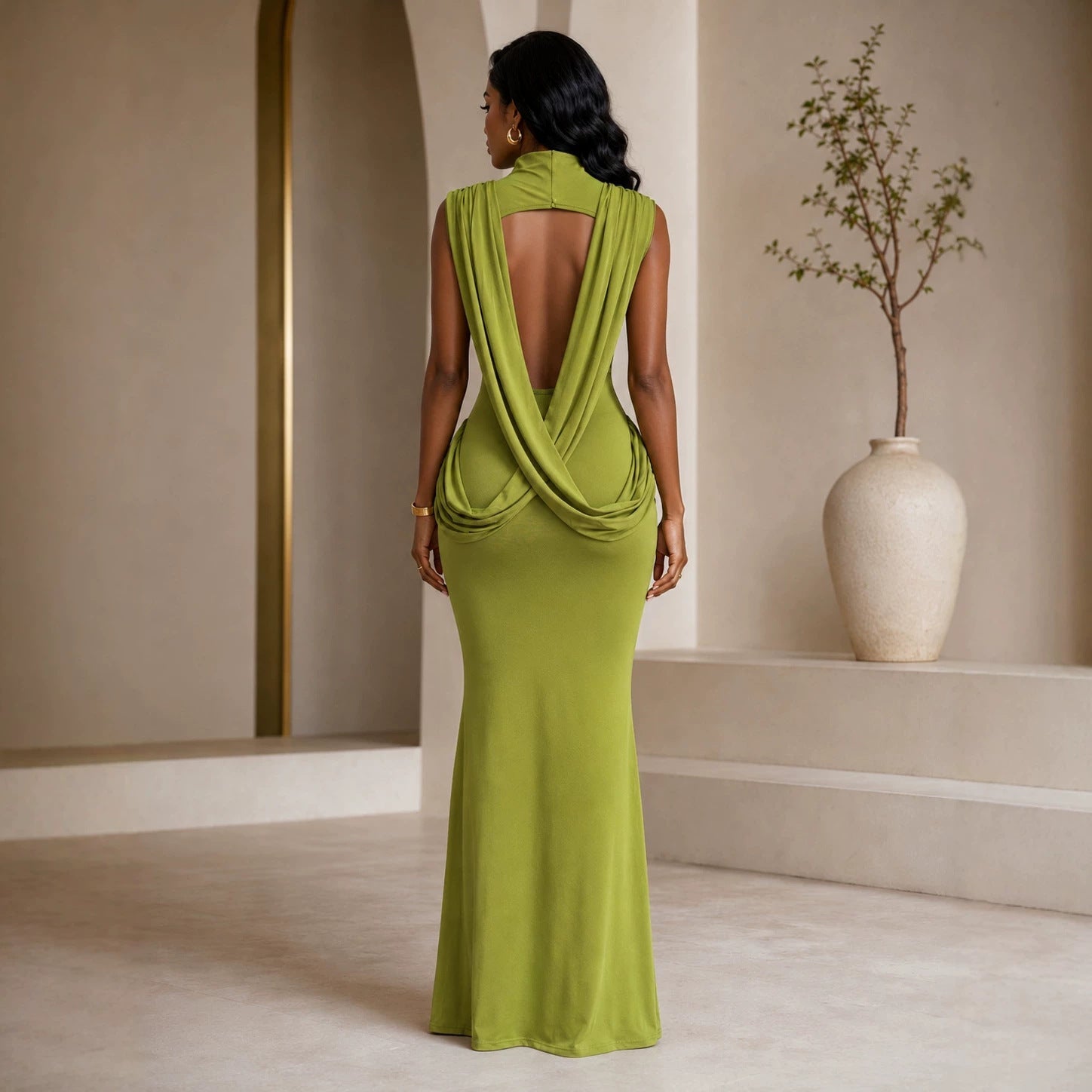 Robe mi-haute dos nu valorisante, élégante et délicatement plissée, longue - IVOIRART.COM