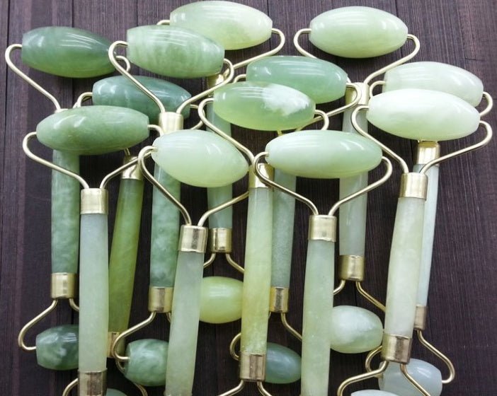 Rouleau de Massage Visage en Jade pour Beauté et Détente Relaxante du Visage - IVOIRART.COM