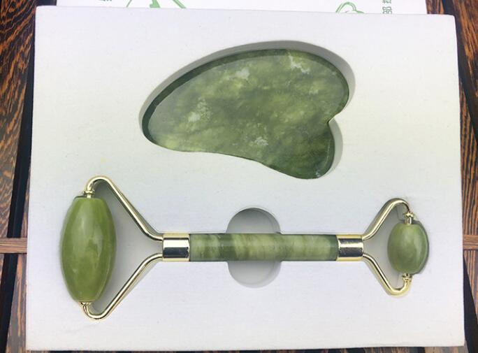 Rouleur de Jade pour Massage Facial Soulageant la Tension et Revitalisant la Peau - IVOIRART.COM