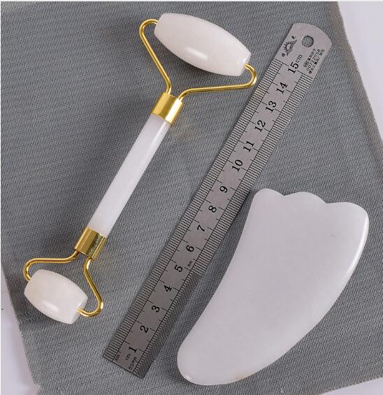 Rouleur de Jade pour Massage Facial Soulageant la Tension et Revitalisant la Peau - IVOIRART.COM