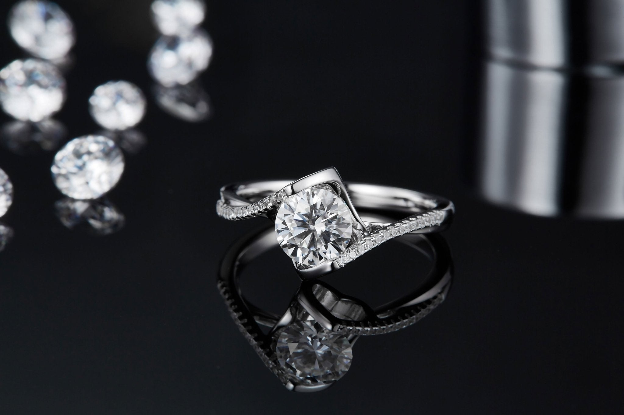 S925 Sterling Silver 1ct Moissanite Engagement Ring, D-VVS1 Round Cut With Heart Setting & Pave Band, Platinum Plated, US Sizes 5-9, GRA Certificate Gift Box - IVOIRART.COM