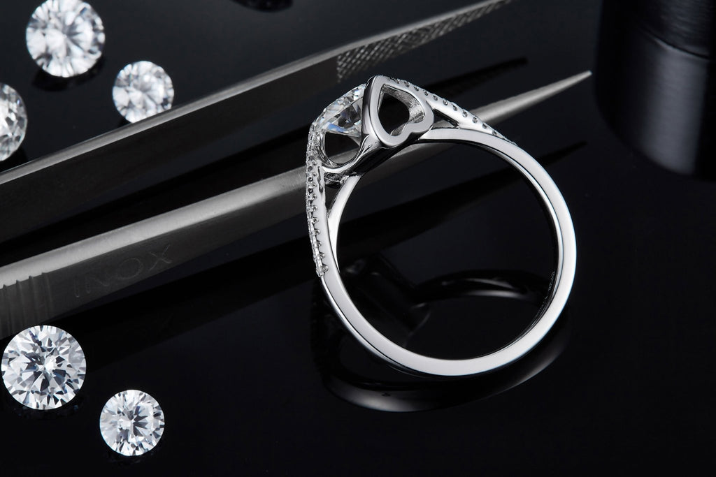 S925 Sterling Silver 1ct Moissanite Engagement Ring, D-VVS1 Round Cut With Heart Setting & Pave Band, Platinum Plated, US Sizes 5-9, GRA Certificate Gift Box - IVOIRART.COM