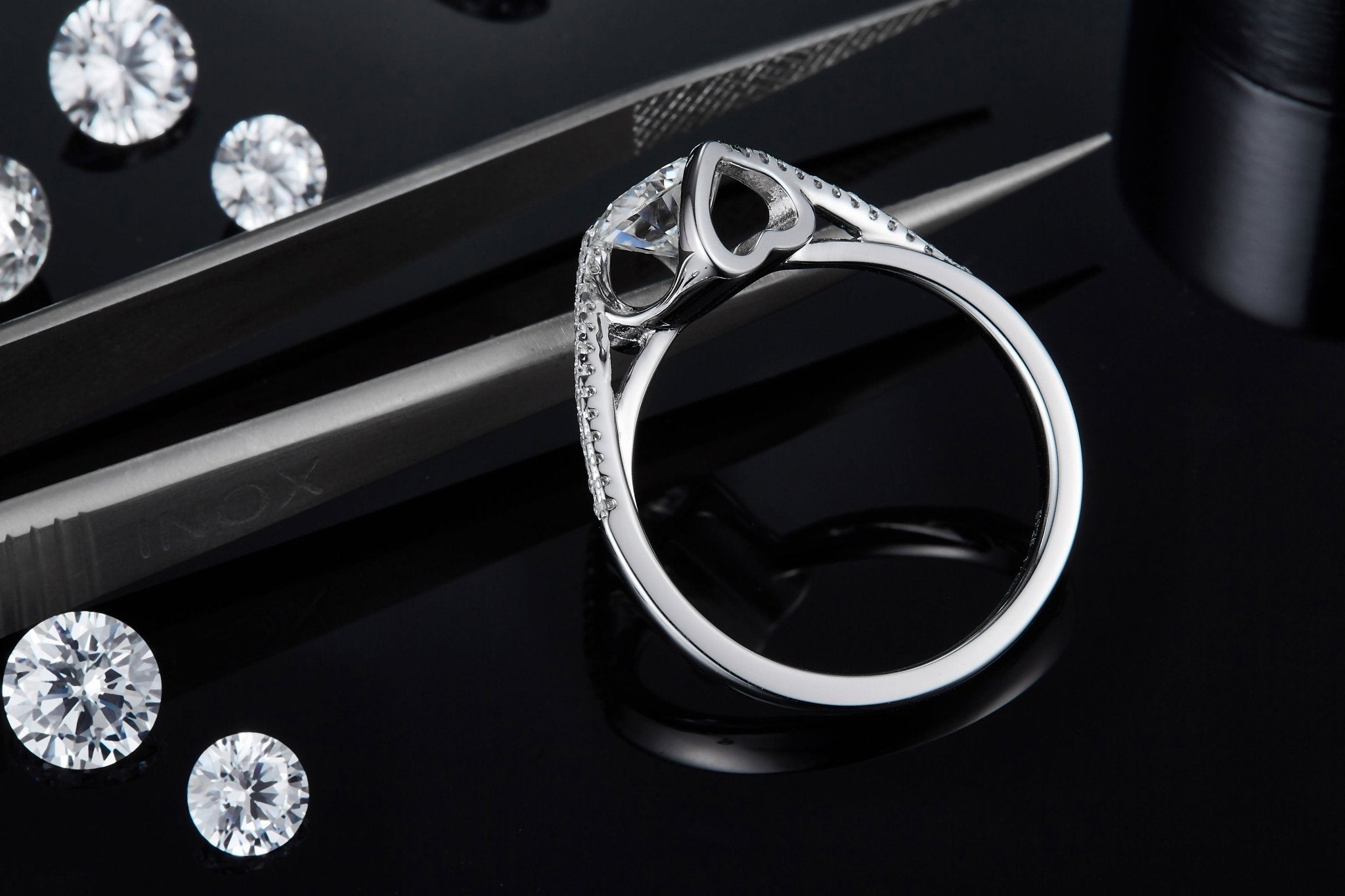 S925 Sterling Silver 1ct Moissanite Engagement Ring, D-VVS1 Round Cut With Heart Setting & Pave Band, Platinum Plated, US Sizes 5-9, GRA Certificate Gift Box - IVOIRART.COM
