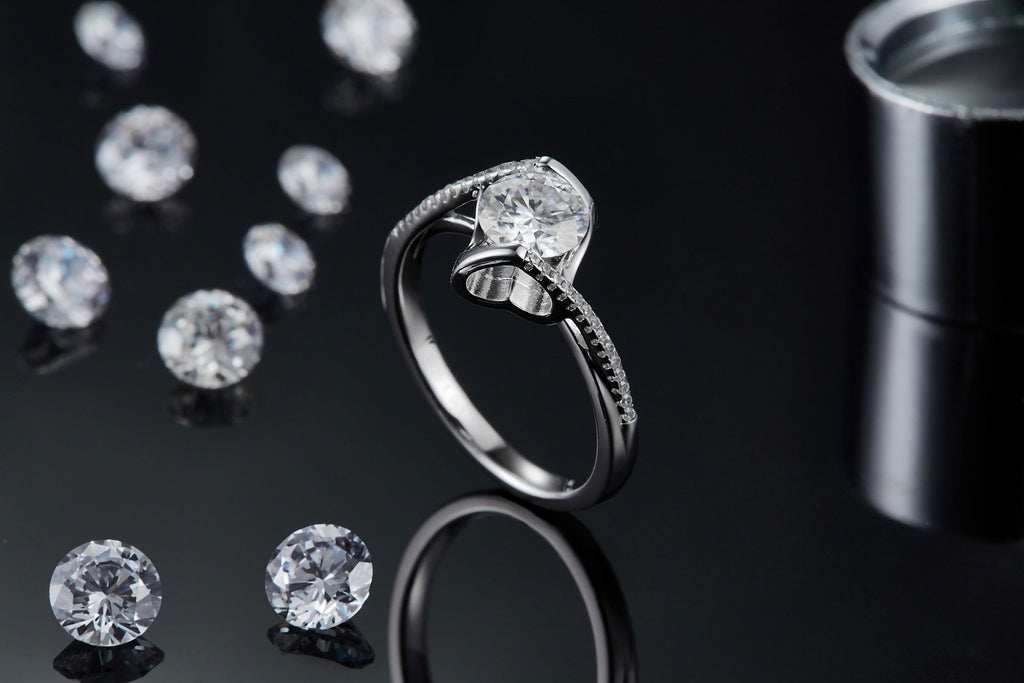 S925 Sterling Silver 1ct Moissanite Engagement Ring, D-VVS1 Round Cut With Heart Setting & Pave Band, Platinum Plated, US Sizes 5-9, GRA Certificate Gift Box - IVOIRART.COM