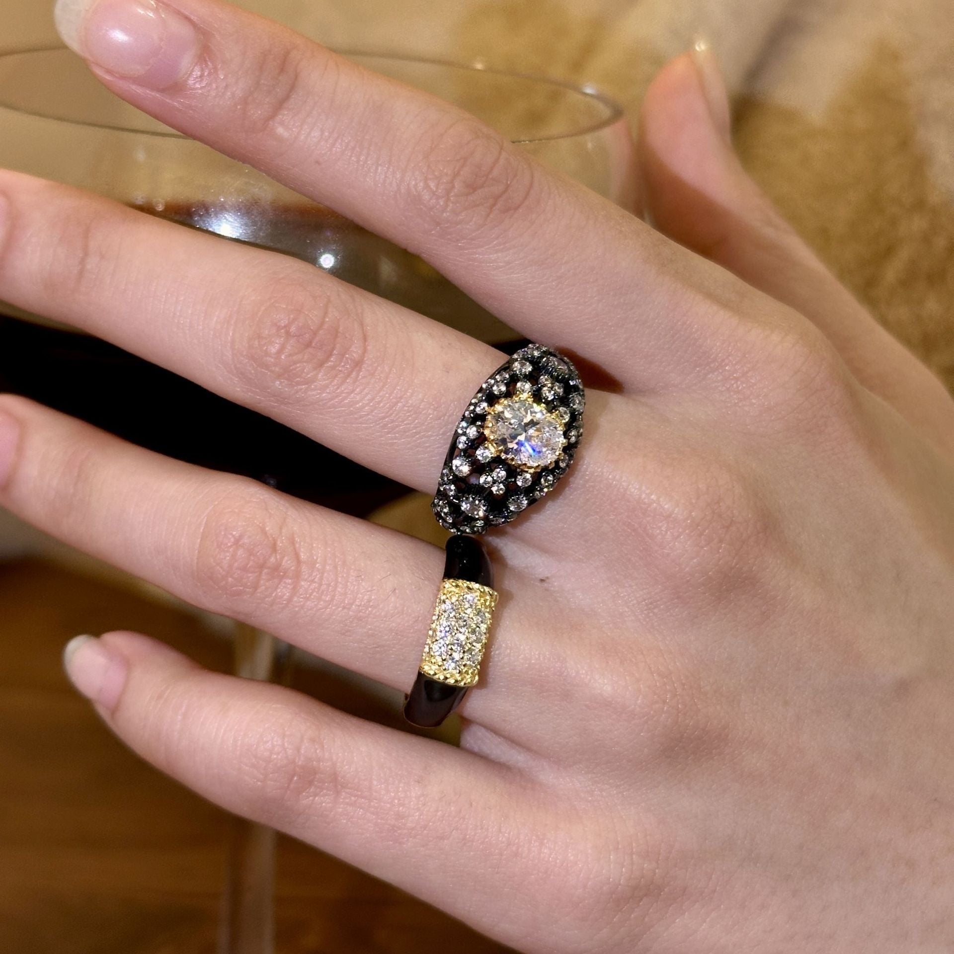 S925 Sterling Silver Black Gold Plated Luxury Diamond Ring — Geometric Oval luxe - IVOIRART.COM