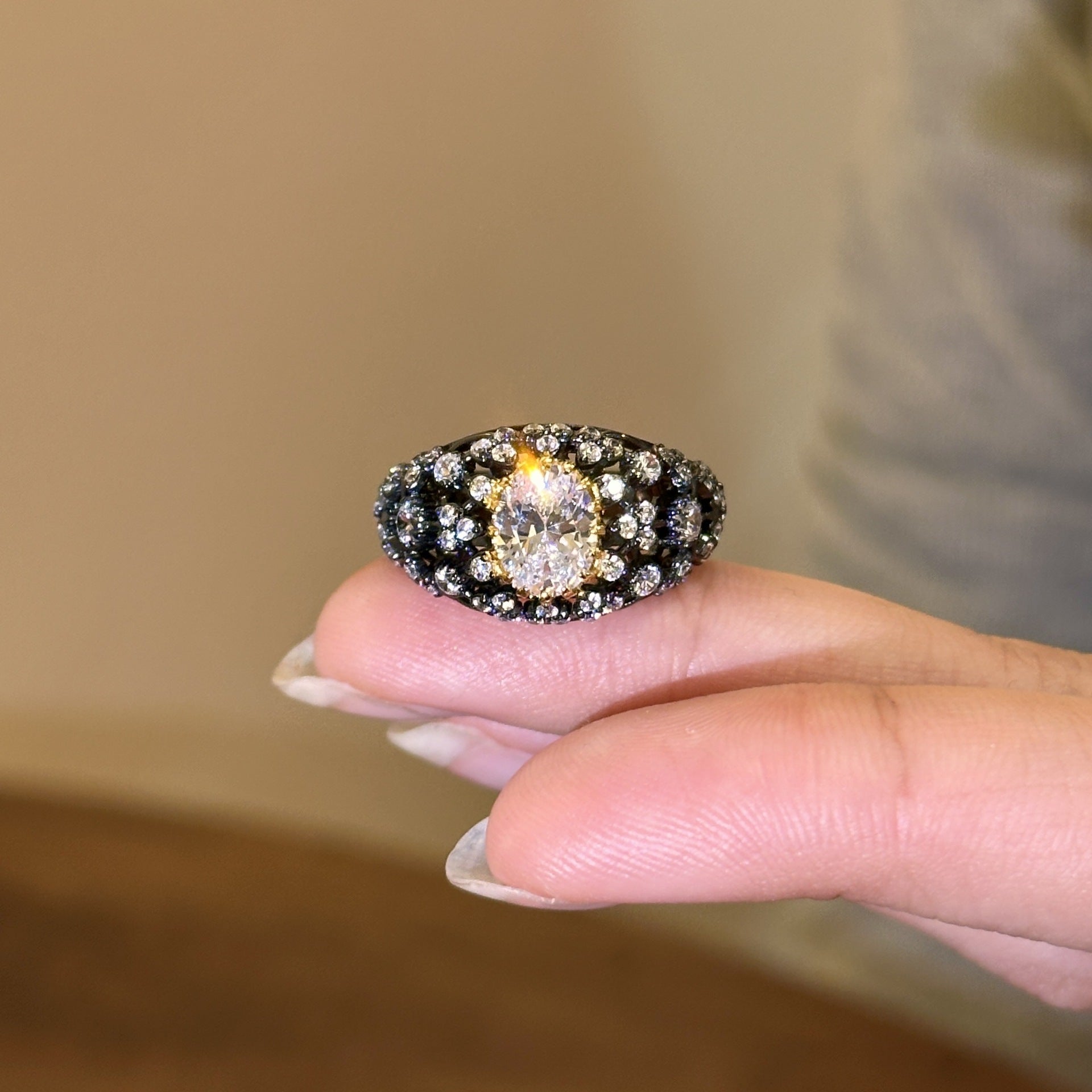 S925 Sterling Silver Black Gold Plated Luxury Diamond Ring — Geometric Oval luxe - IVOIRART.COM