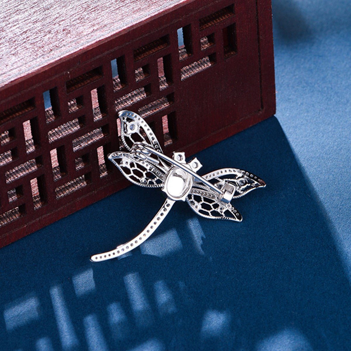 S925 Sterling Silver Dragonfly Brooch, 8x6mm Cabochon Green Chrysoprase, Platinum Plated 3.9g, Elegant Women's Brooch Pin With Gift Box - IVOIRART.COM