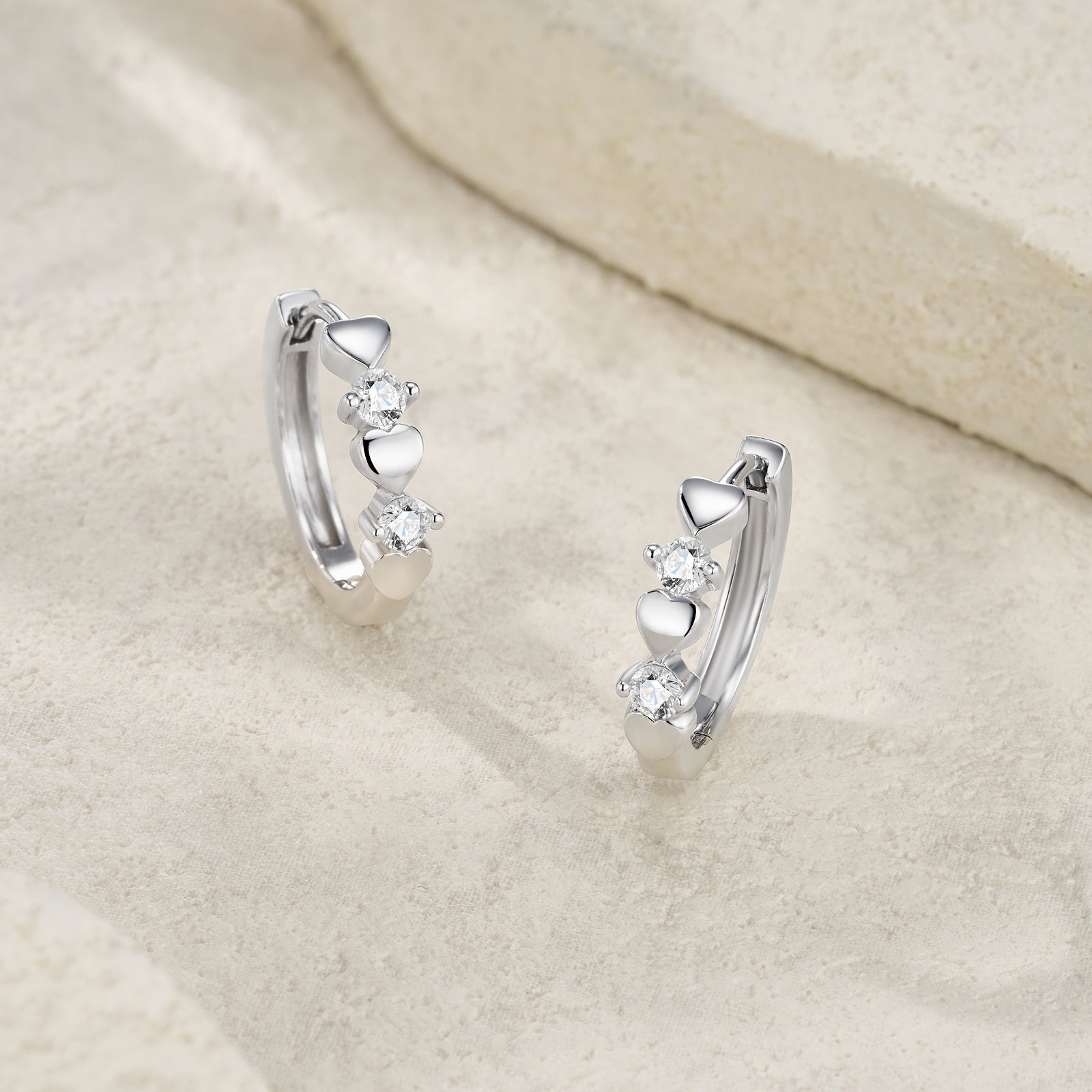 S925 Sterling Silver Heart Huggie Earrings, 0.1ct D-VVS1 Moissanite, Platinum Plated 5.6g Romantic Women's Jewelry Gift Box - IVOIRART.COM