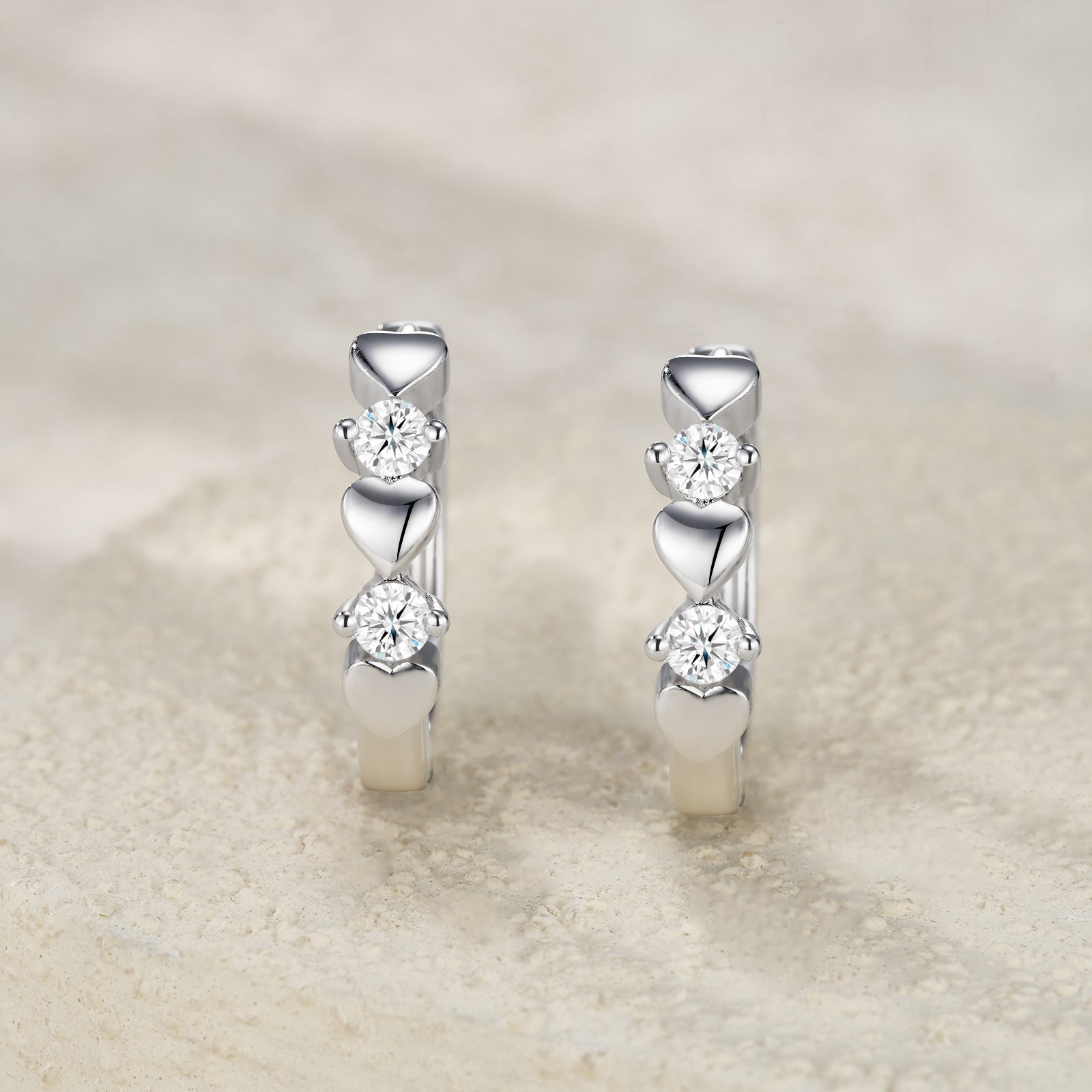 S925 Sterling Silver Heart Huggie Earrings, 0.1ct D-VVS1 Moissanite, Platinum Plated 5.6g Romantic Women's Jewelry Gift Box - IVOIRART.COM