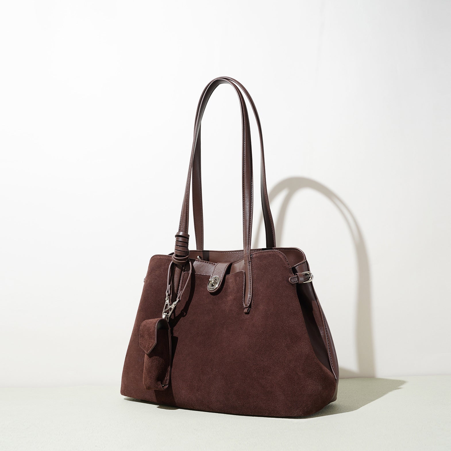 Sac à bandoulière polyvalent vintage en cuir velouté au design minimaliste doux - IVOIRART.COM