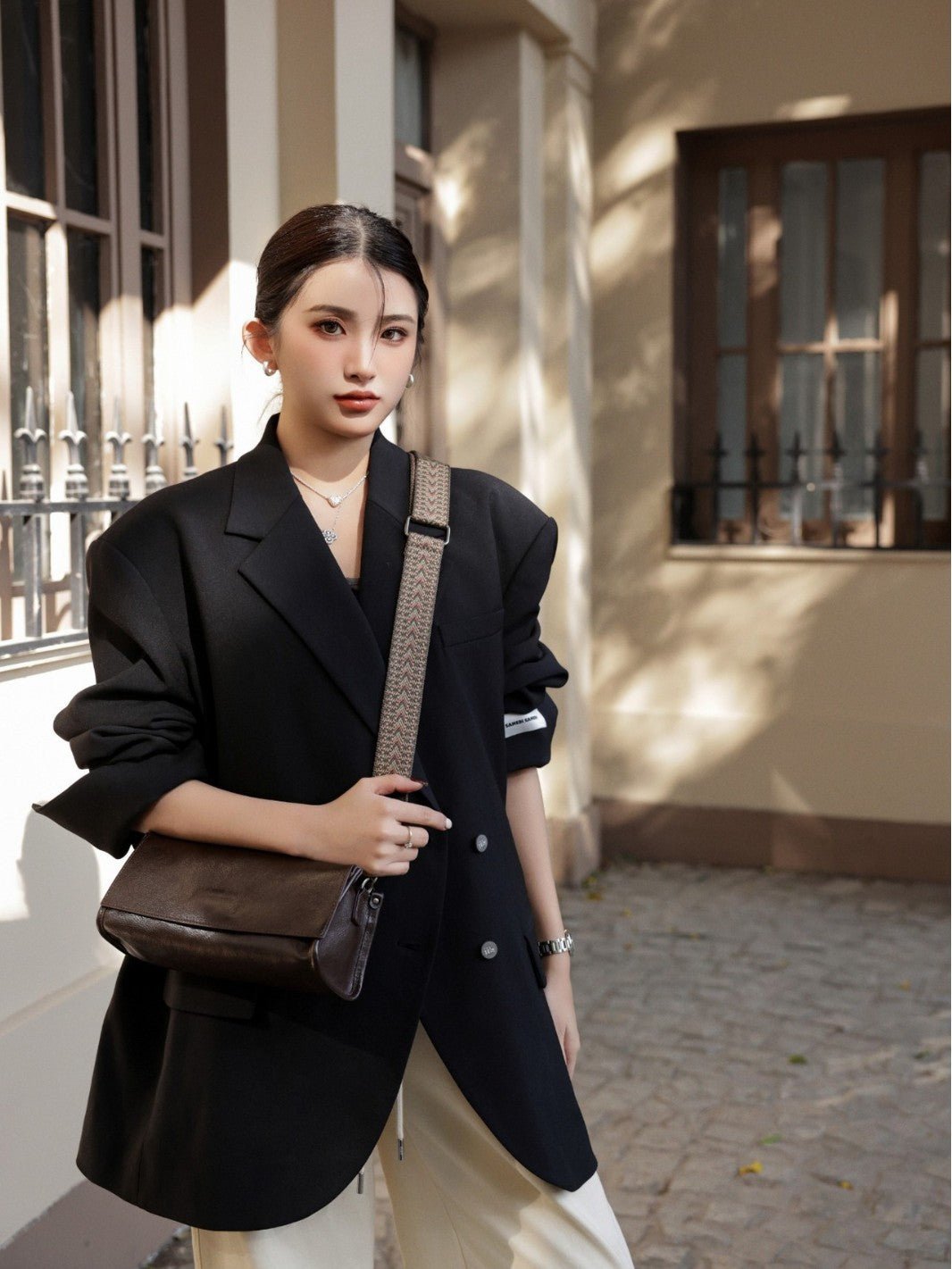 Sac baguette femme en cuir véritable, design niche, bandoulière luxe léger noir. - IVOIRART.COM