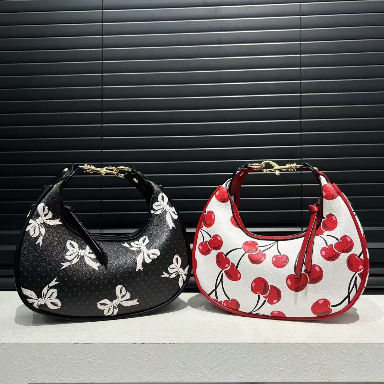 Sac bandoulière en cuir souple avec coutures, style hobos simple et mignon - IVOIRART.COM