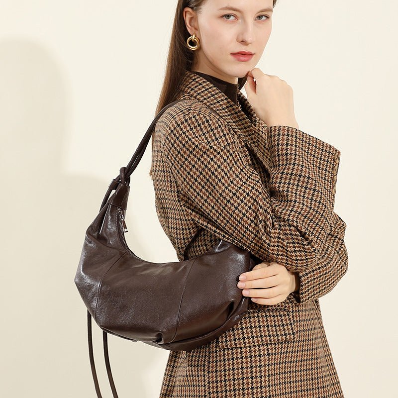 Sac bandoulière en cuir véritable, style croissant, porté épaule et sous bras - IVOIRART.COM