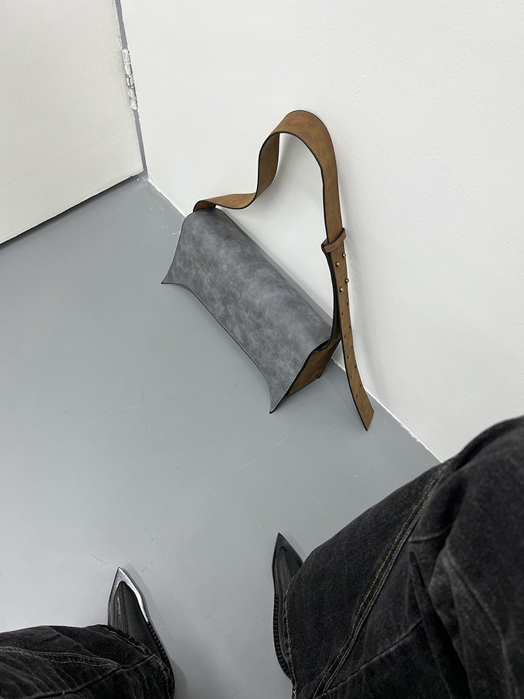 Sac bandoulière pointu en cuir PU gris et marron brossé, élégant, polyvalent2026 - IVOIRART.COM
