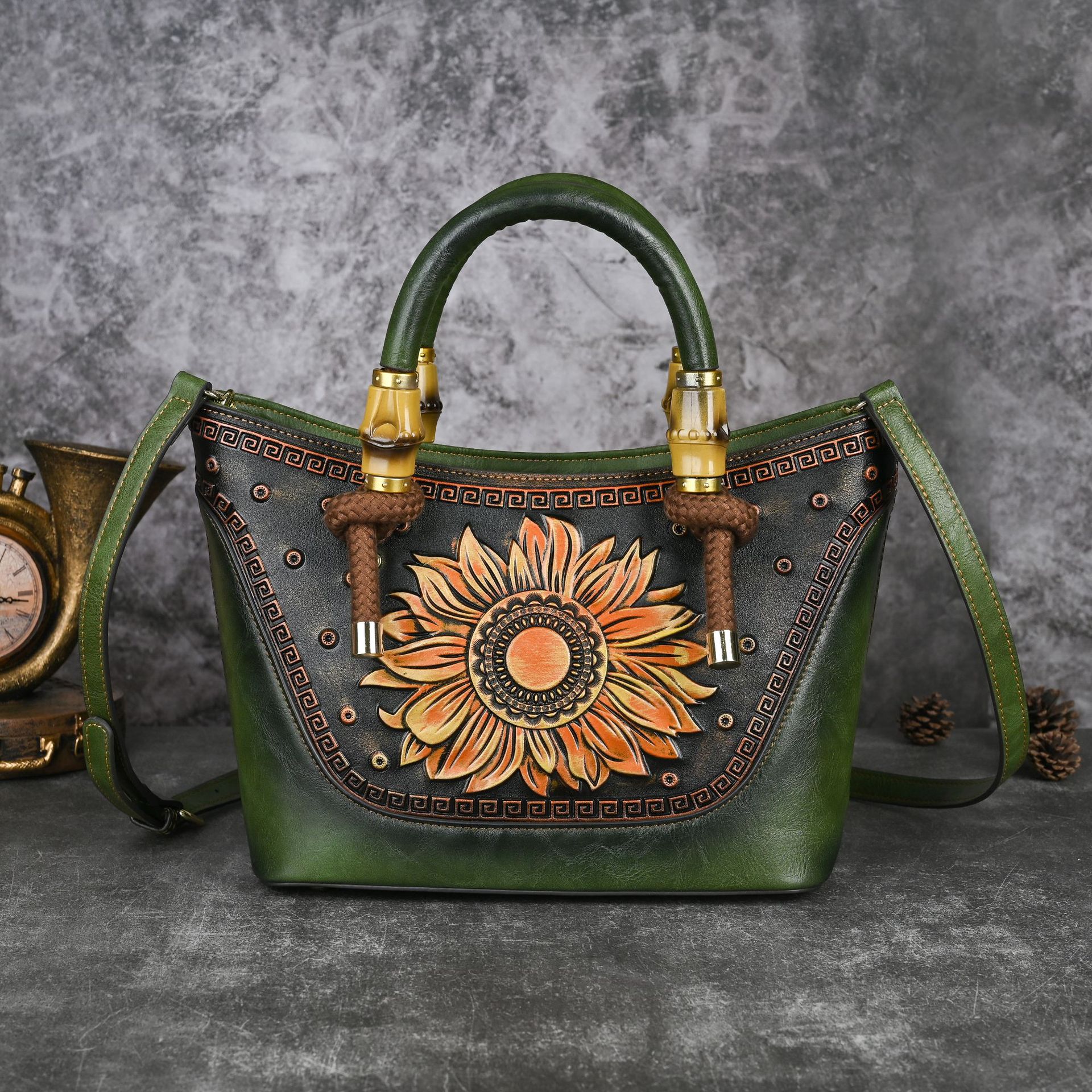 Sac bandoulière polyvalent élégant pour femme d'âge mûr, style asymétrique - IVOIRART.COM