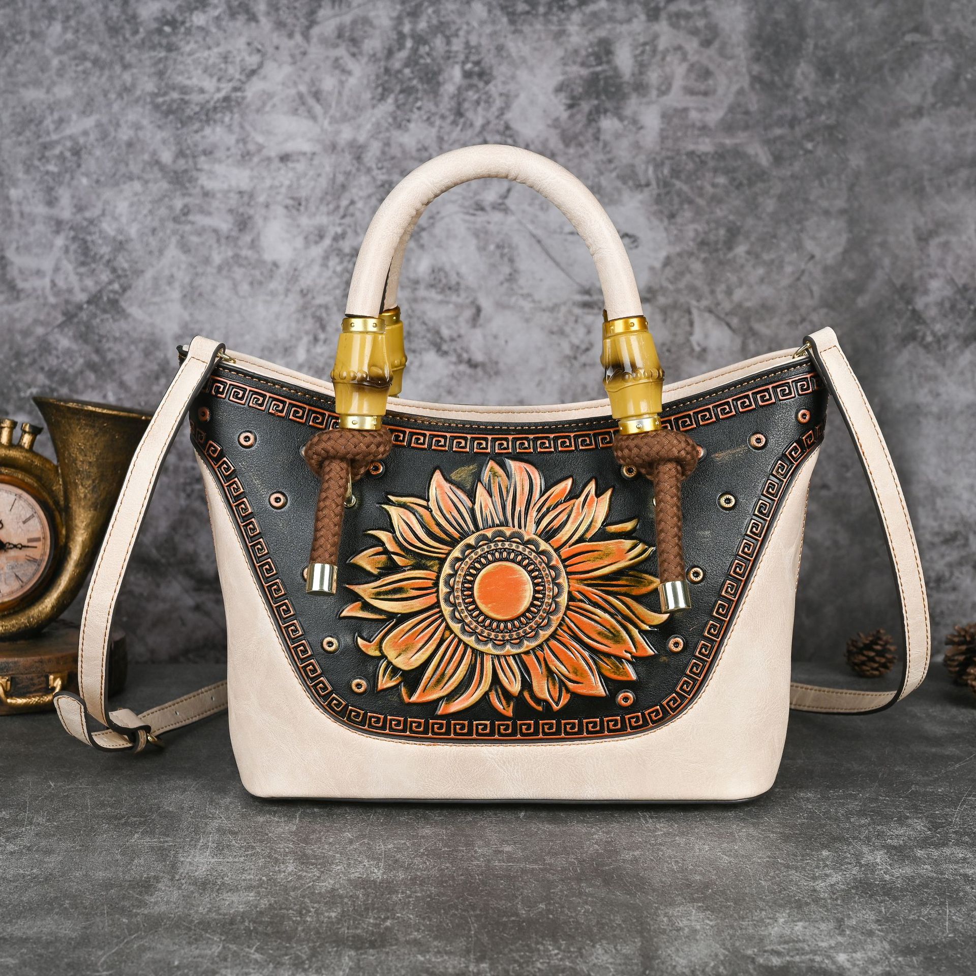 Sac bandoulière polyvalent élégant pour femme d'âge mûr, style asymétrique - IVOIRART.COM