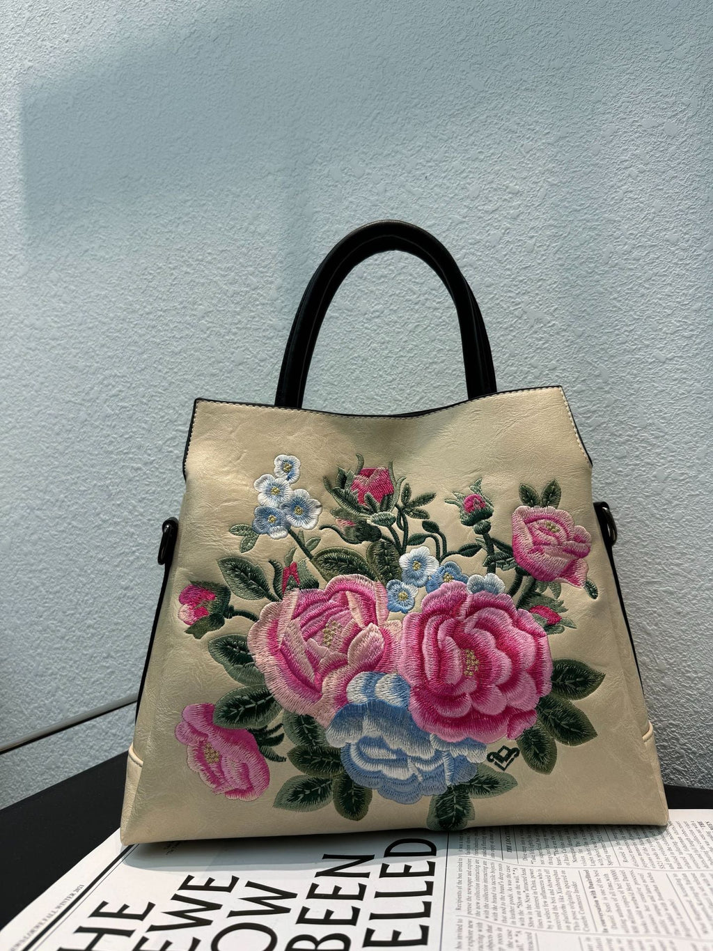 Sac Cabas avec Fleurs de Pivoine Brodées Design Ethnique Texturé Élégant - IVOIRART.COM