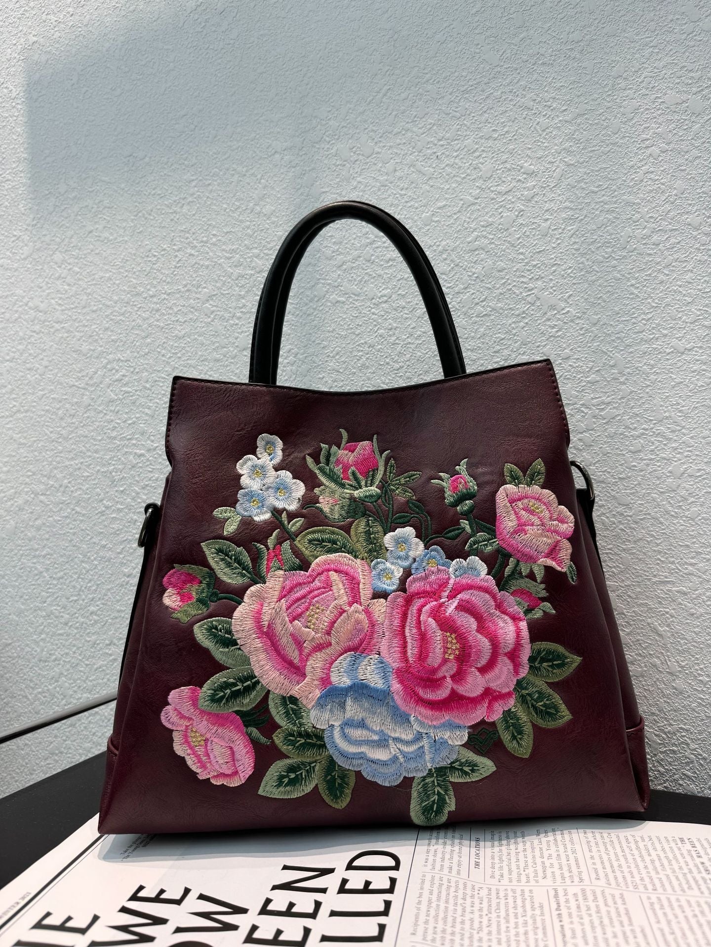 Sac Cabas avec Fleurs de Pivoine Brodées Design Ethnique Texturé Élégant - IVOIRART.COM