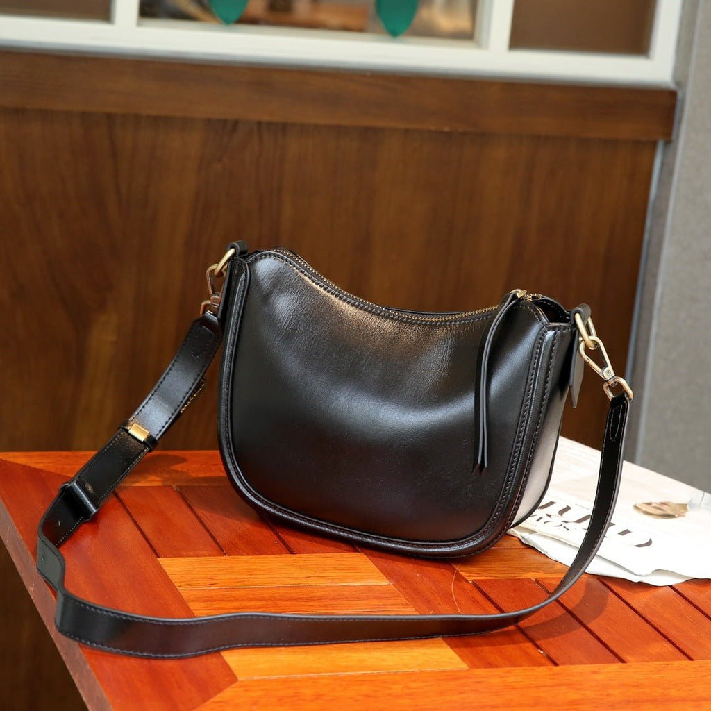 Sac croissant en cuir pleine fleur, tannage végétal, grain supérieur, femme style - IVOIRART.COM