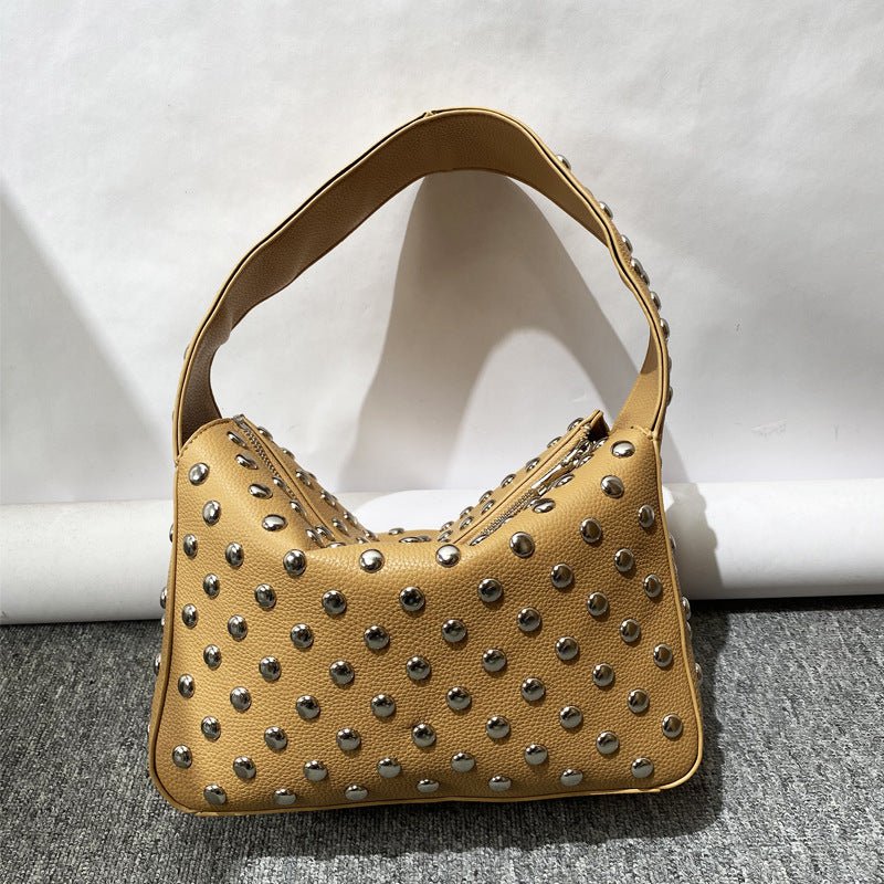 Sac d'Épaule Tendance et Audacieux à Rivets, Format Carré Horizontal Noir Camel - IVOIRART.COM