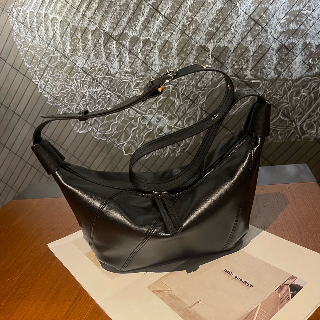Sac dumpling cuir vachette grain supérieur, luxe léger, bandoulière et épaule - IVOIRART.COM