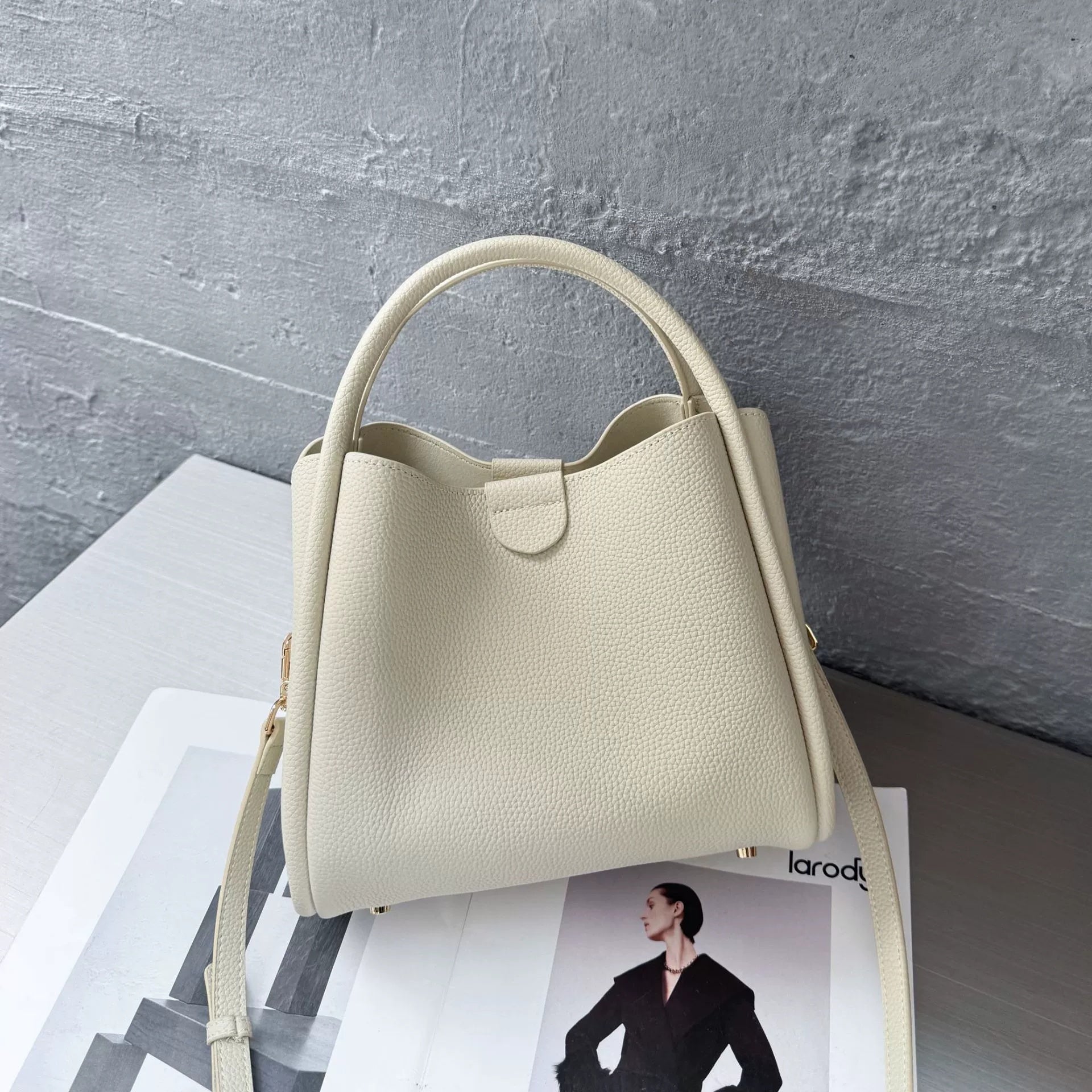Sac Femme Cuir Véritable CeKi, Style Panier, Grand Cabas, Bandoulière et Épaule! - IVOIRART.COM