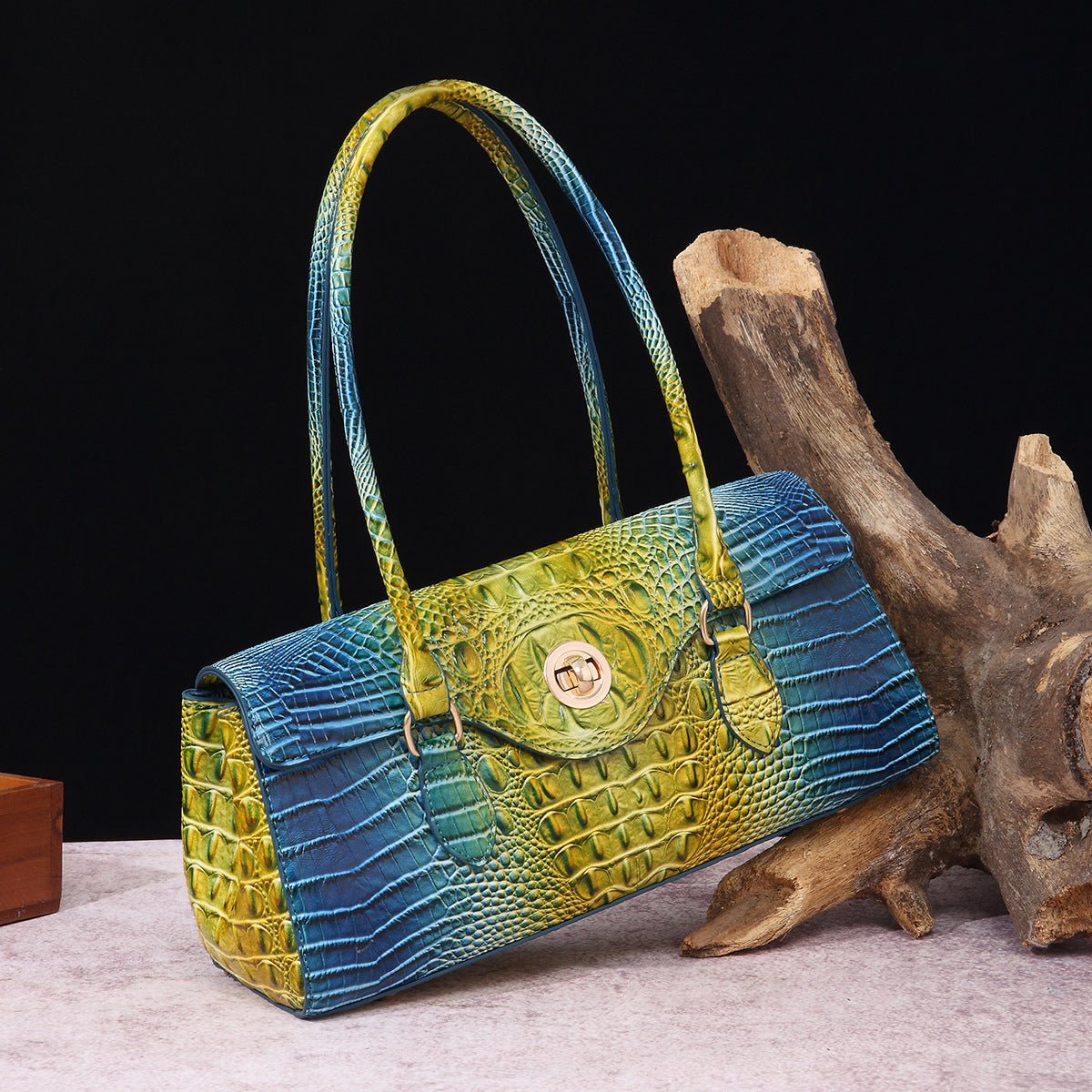 Sac fourre-tout à épaule pour femmes en cuir synthétique motif crocodile brahmin - IVOIRART.COM