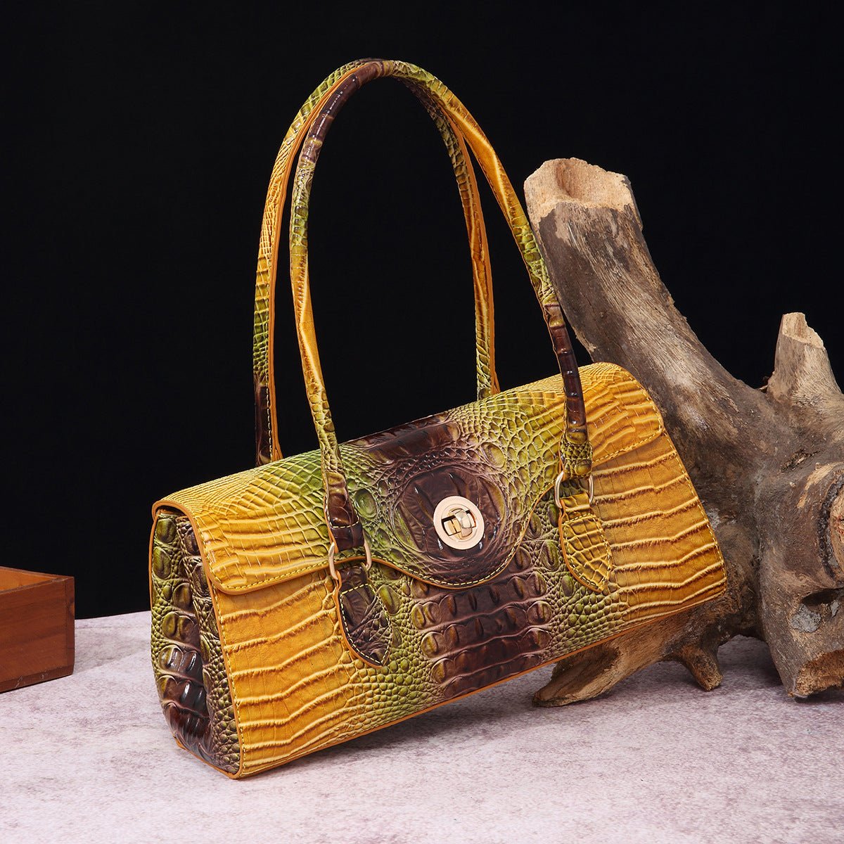 Sac fourre-tout à épaule pour femmes en cuir synthétique motif crocodile brahmin - IVOIRART.COM