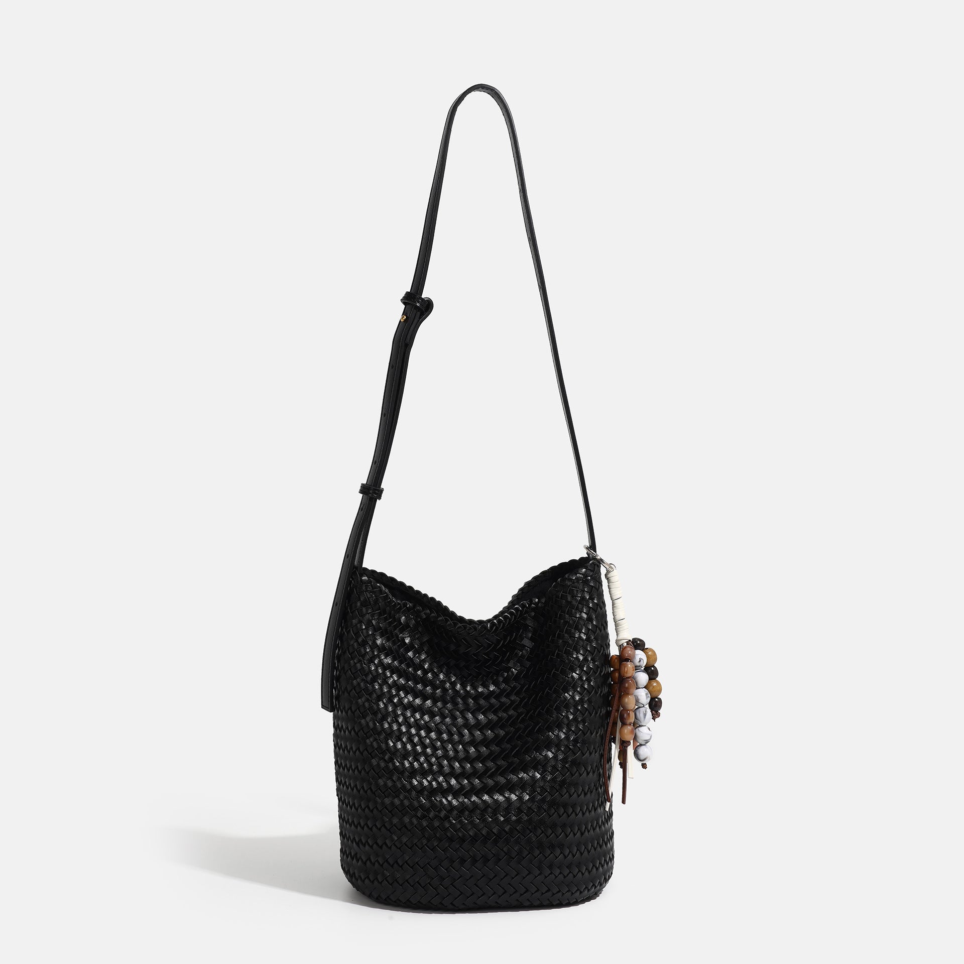 Sac Seau Tissé Main à Porter à la Main pour Femmes Élégantes et Urbaines - IVOIRART.COM