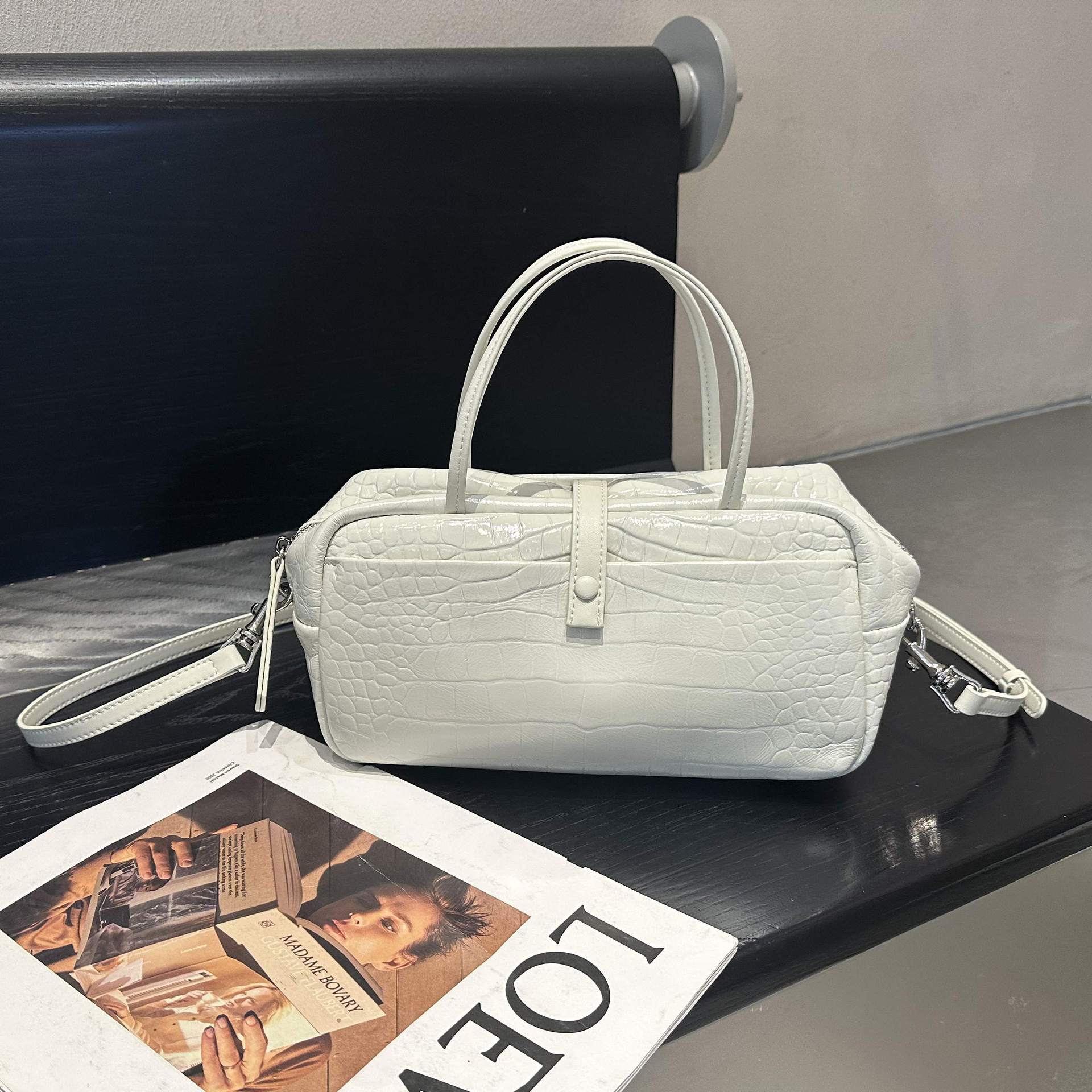 Sac Toast Croco en Cuir Véritable première couche, taille moyenne, style luxe - IVOIRART.COM