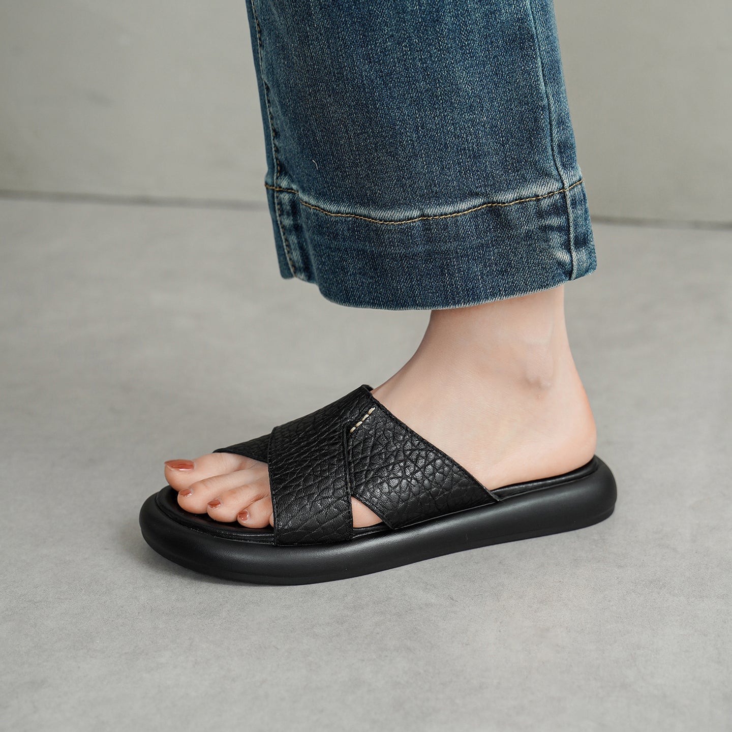 Sandales à Brides Croisées en Peau de Mouton Pleine Fleur pour Femme, Plates-formes Confortables et Ouvertes - IVOIRART.COM