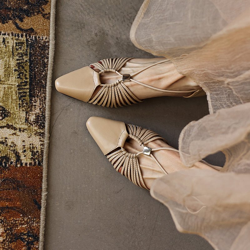Sandales artisanales pour femmes en cuir pleine fleur, talon bas à brides, bout pointu à découpes Mary Jane - IVOIRART.COM