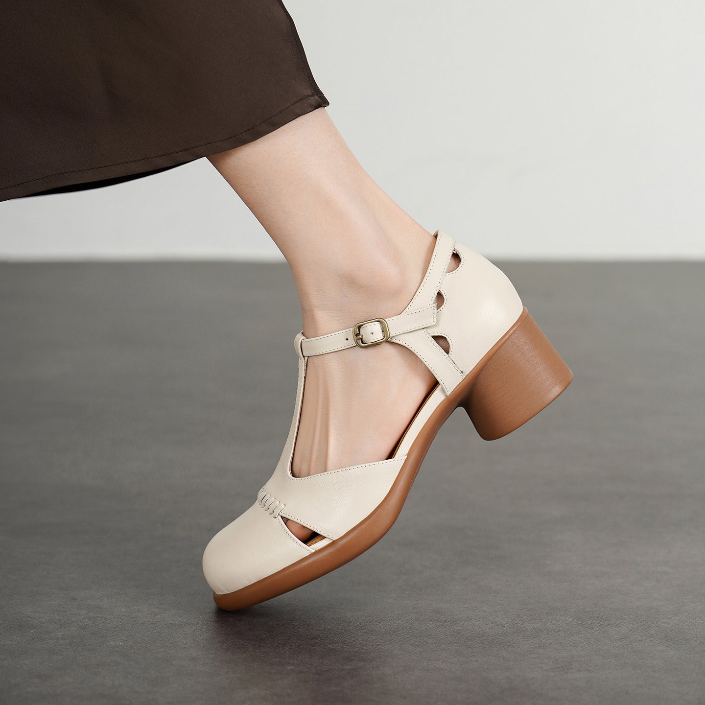Sandales Mary Jane à Bride T pour Femme en Cuir Grain Entier Fait Main, Talon Bloc Premium Fermé - IVOIRART.COM