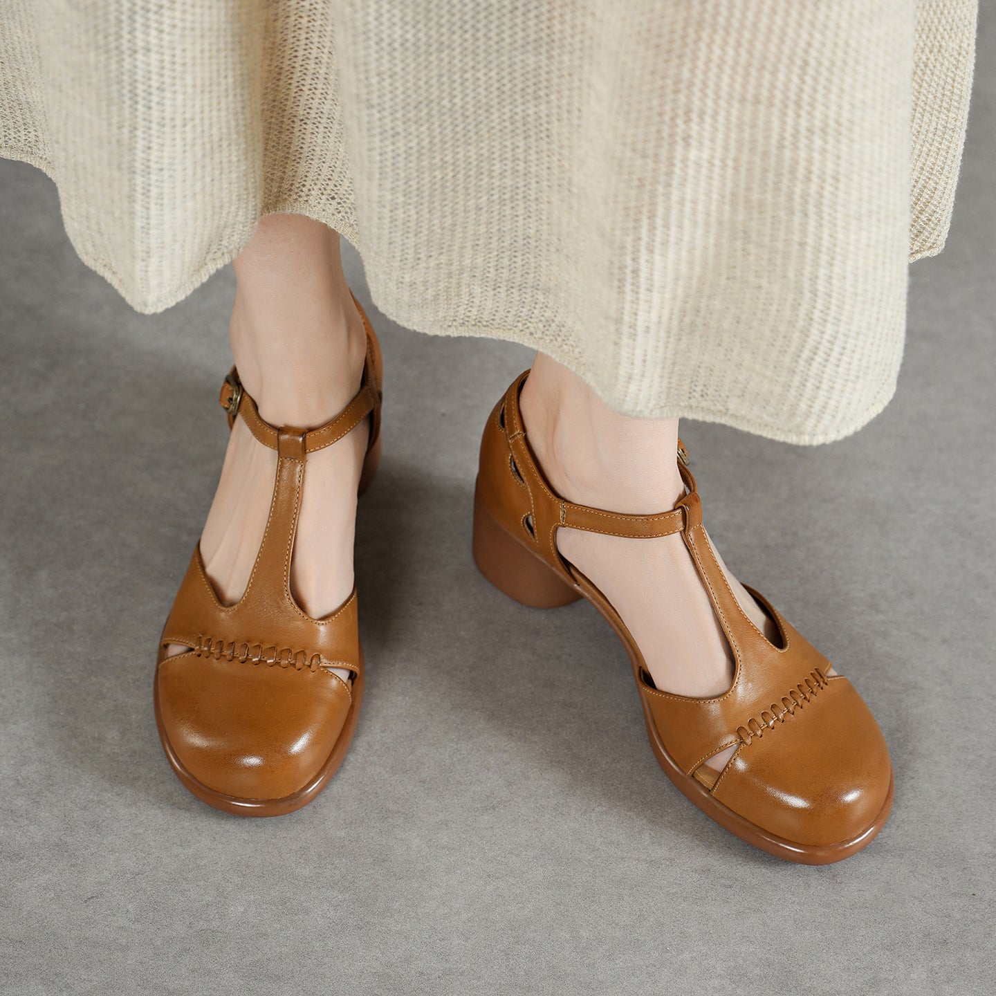 Sandales Mary Jane à Bride T pour Femme en Cuir Grain Entier Fait Main, Talon Bloc Premium Fermé - IVOIRART.COM
